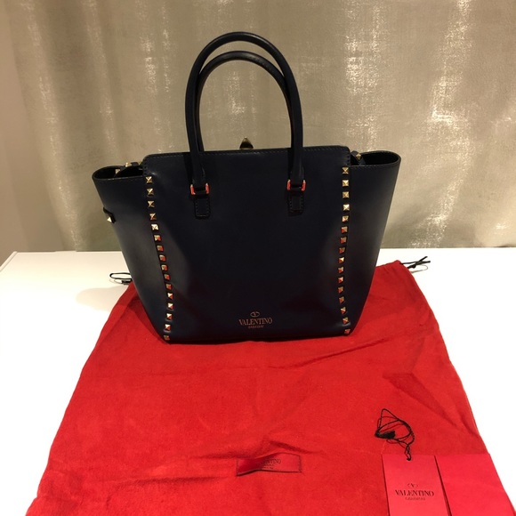 Valentino Garavani Rockstud Tote - Picture 4 of 8